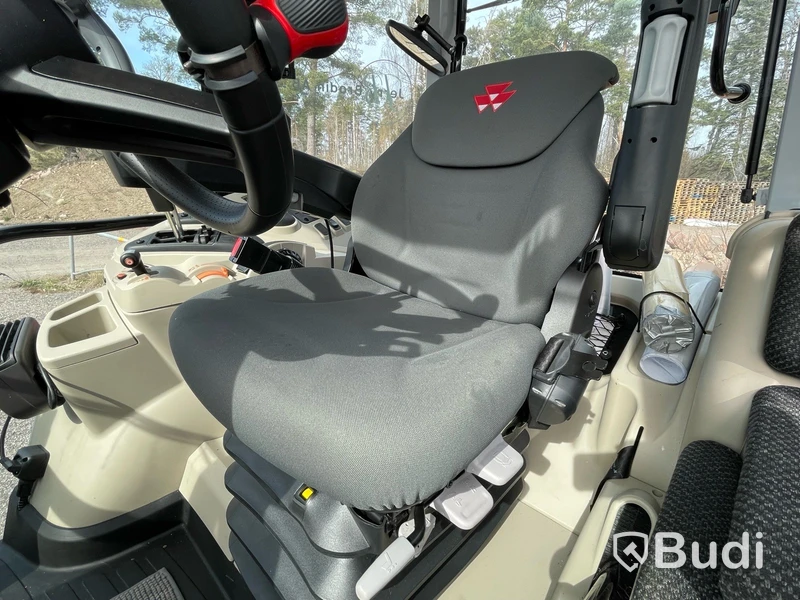 Traktor Massey Ferguson -2023 | Mf 5s.125 | Vikplog & Sandspridare