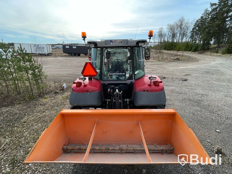 Traktor Massey Ferguson -2023 | Mf 5s.125 | Vikplog & Sandspridare