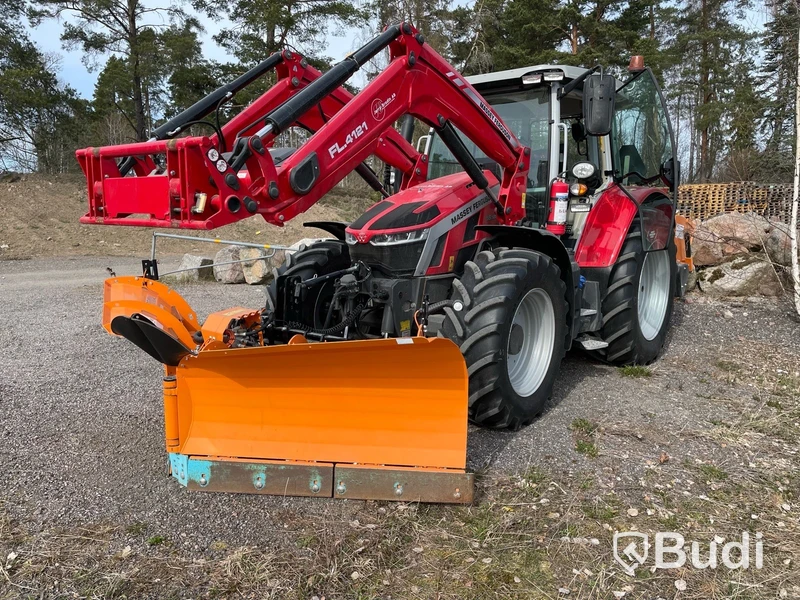 Traktor Massey Ferguson -2023 | Mf 5s.125 | Vikplog & Sandspridare