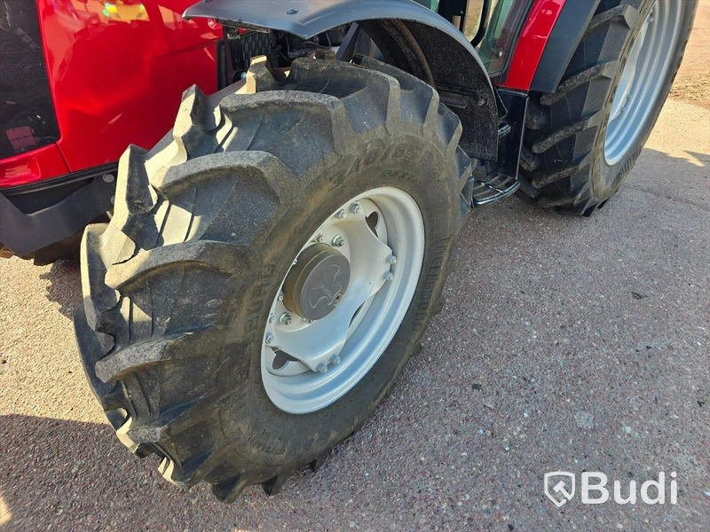 Massey Ferguson MF4708M | 2023 | 140 timmar