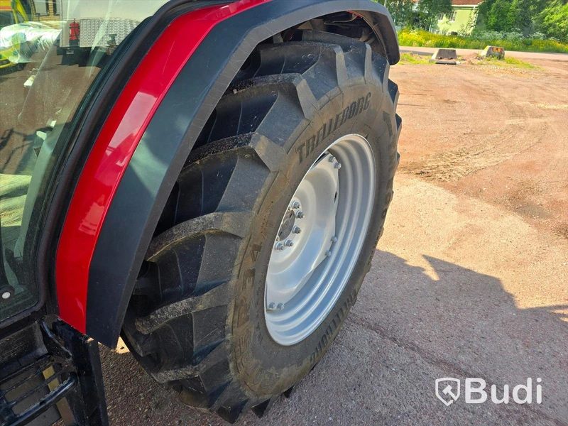 Massey Ferguson MF4708M | 2023 | 140 timmar