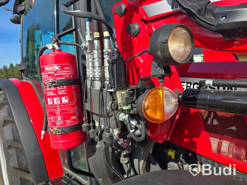 Massey Ferguson MF4708M | 2023 | 140 timmar
