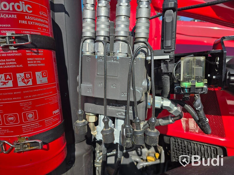 Massey Ferguson MF4708M | 2023 | 140 timmar
