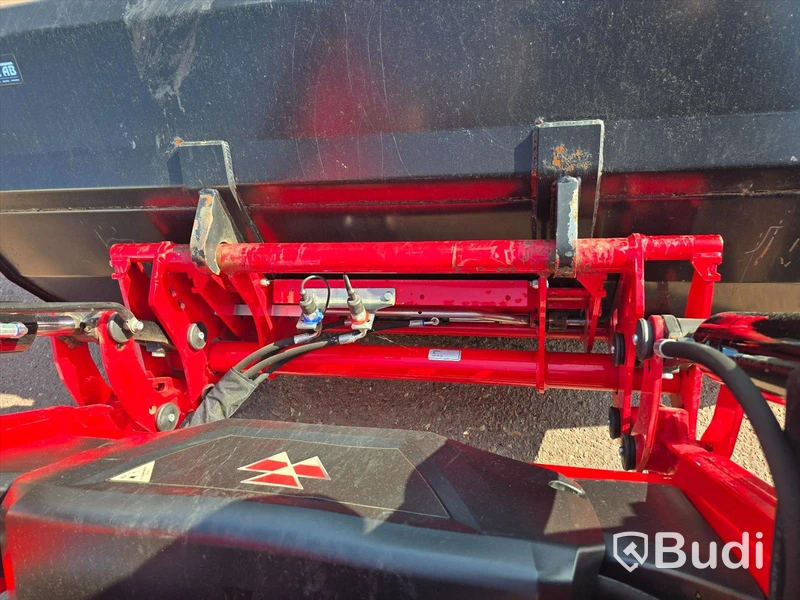 Massey Ferguson MF4708M | 2023 | 140 timmar