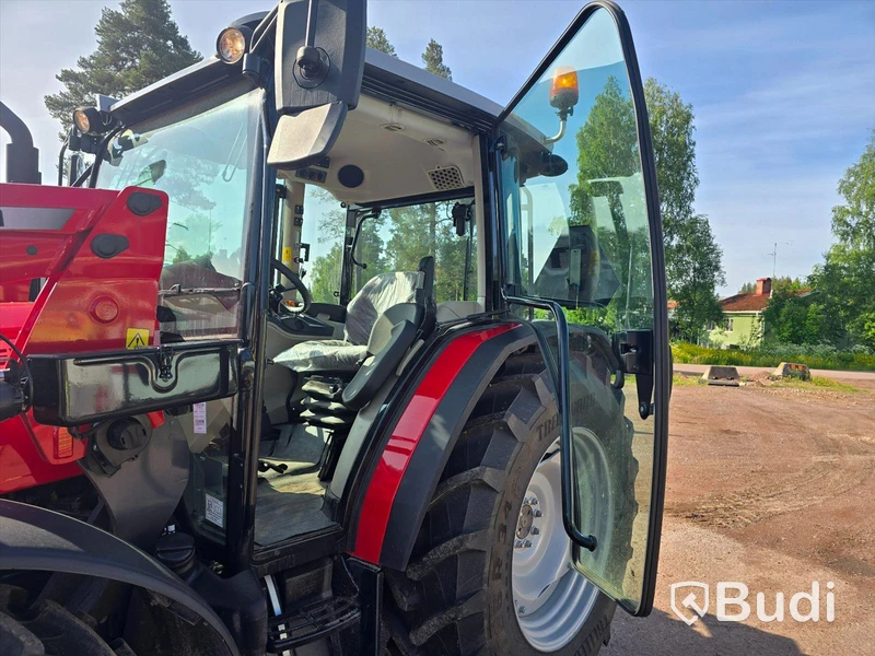 Massey Ferguson MF4708M | 2023 | 140 timmar