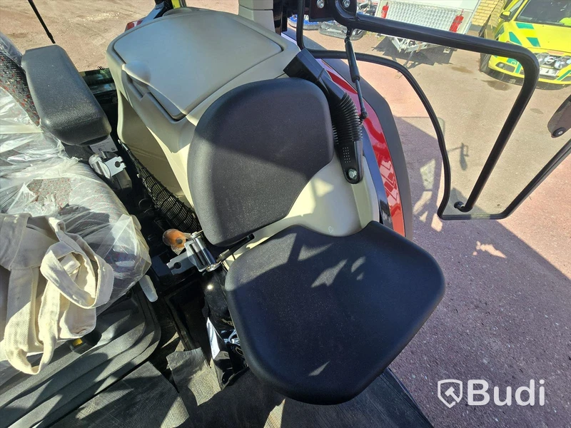Massey Ferguson MF4708M | 2023 | 140 timmar