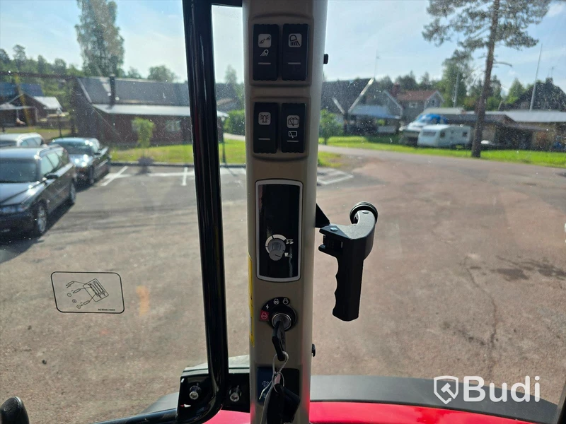 Massey Ferguson MF4708M | 2023 | 140 timmar