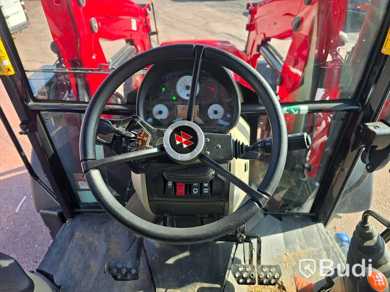 Massey Ferguson MF4708M | 2023 | 140 timmar