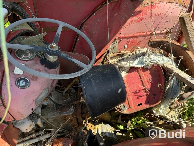 Massey Ferguson 35 med lastare -1964 (rep-objekt)
