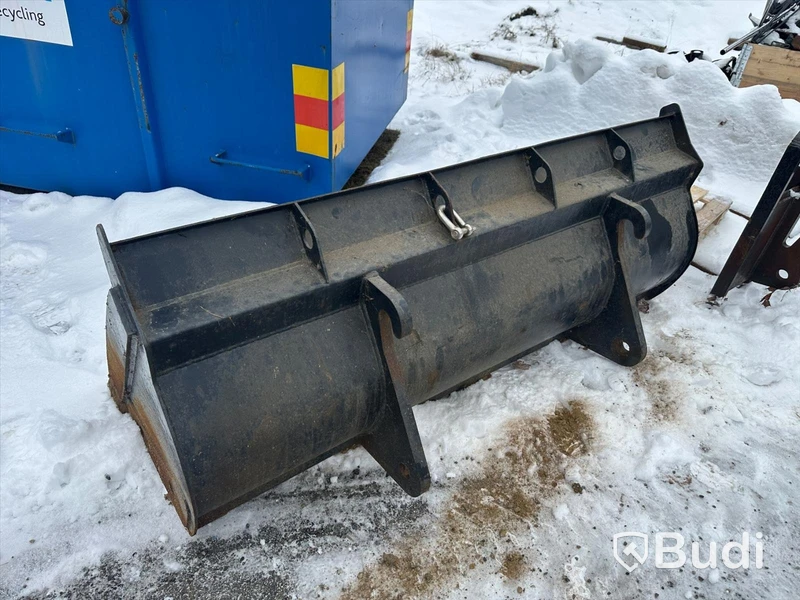 Wheel loader HAITU ZL918D with folding plow, bucket, lifting boom, forks, lowered 50 mm tow ball