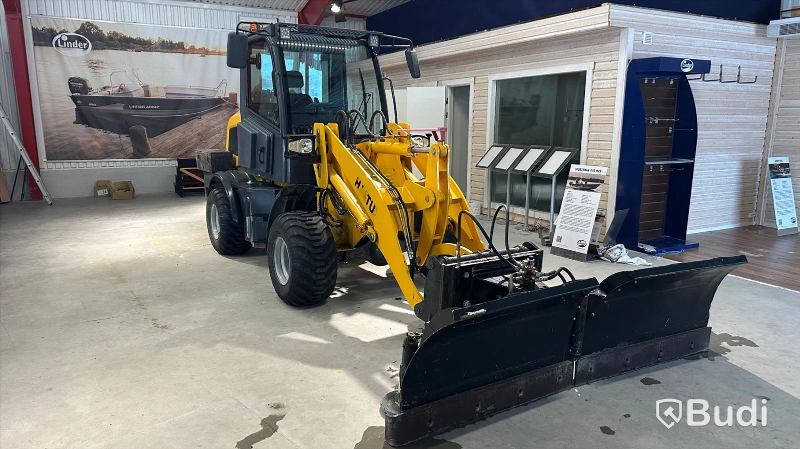 Wheel loader HAITU ZL918D with folding plow, bucket, lifting boom, forks, lowered 50 mm tow ball