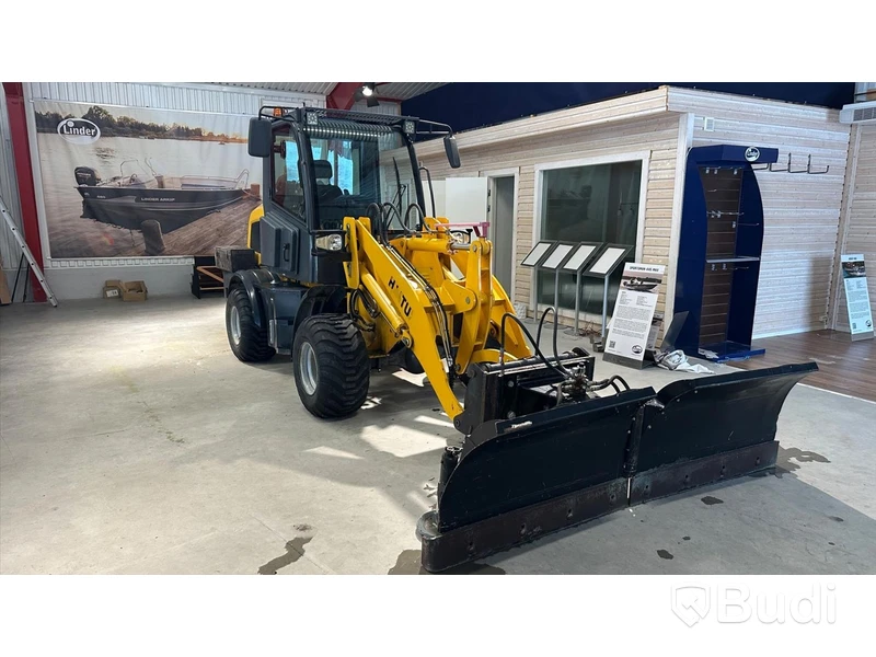 Wheel loader HAITU ZL918D with folding plow, bucket, lifting boom, forks, lowered 50 mm tow ball