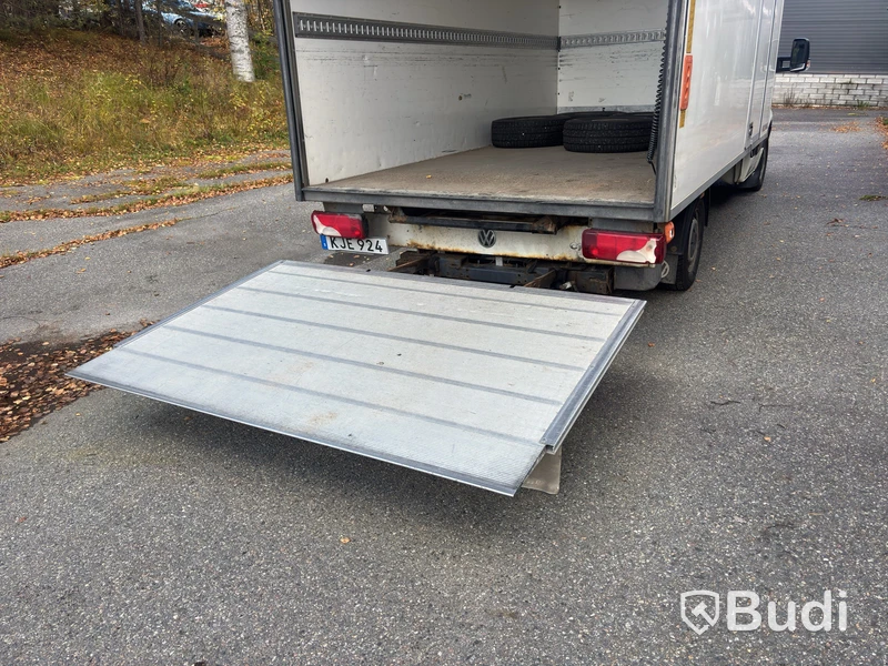 Transportbil Volkswagen Crafter, skåpbil, bakgavellyft