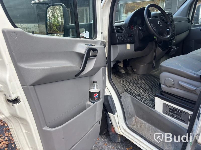 Transportbil Volkswagen Crafter, skåpbil, bakgavellyft