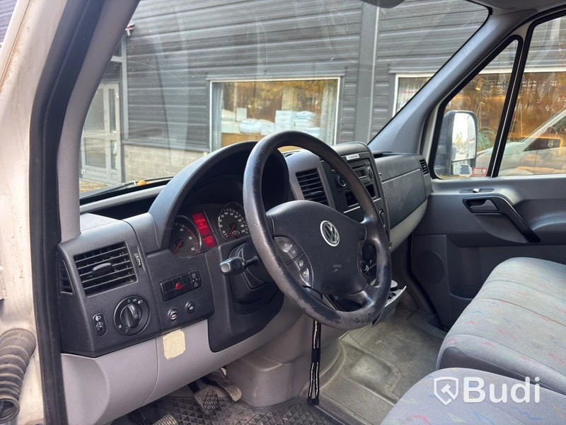 Transportbil Volkswagen Crafter, skåpbil, bakgavellyft