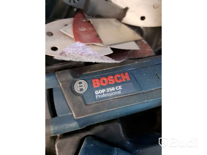 Bosch Professional GOP 250 CE med låda