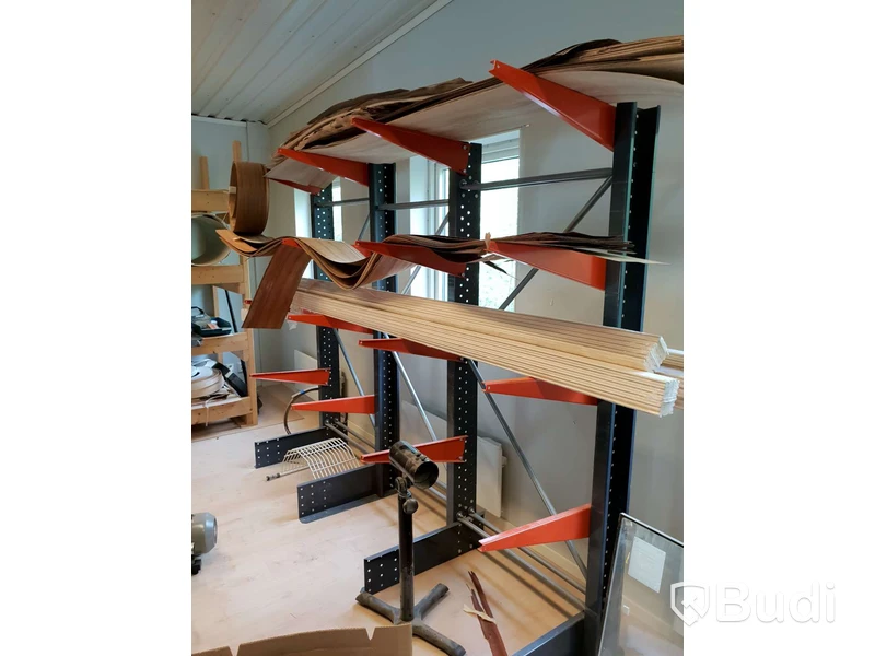 Materialställning 4 stativ L2500 x H2000 x D700. Mtrl. Ingår ej.