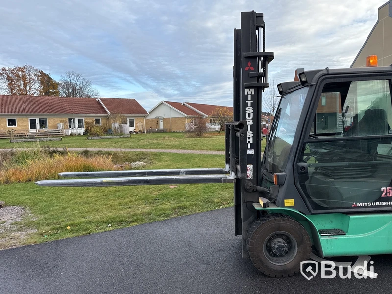 Motviktstruck Mitsubishi FD25 - 1999