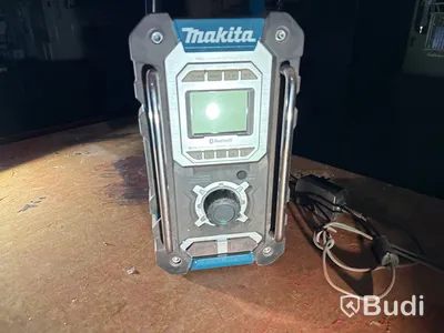 Makita DMR108 radio