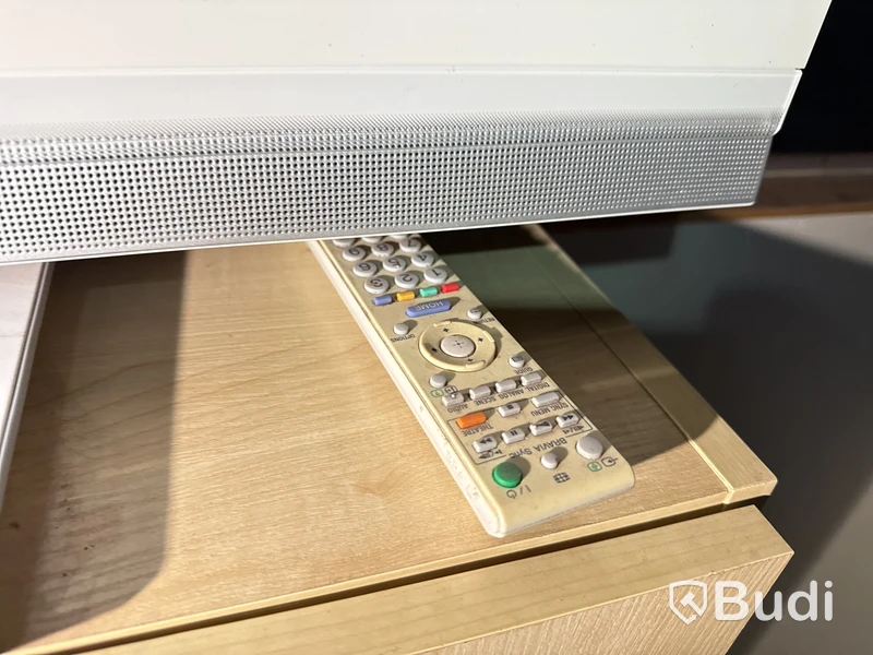 Matbord, stolar, tv m.m.