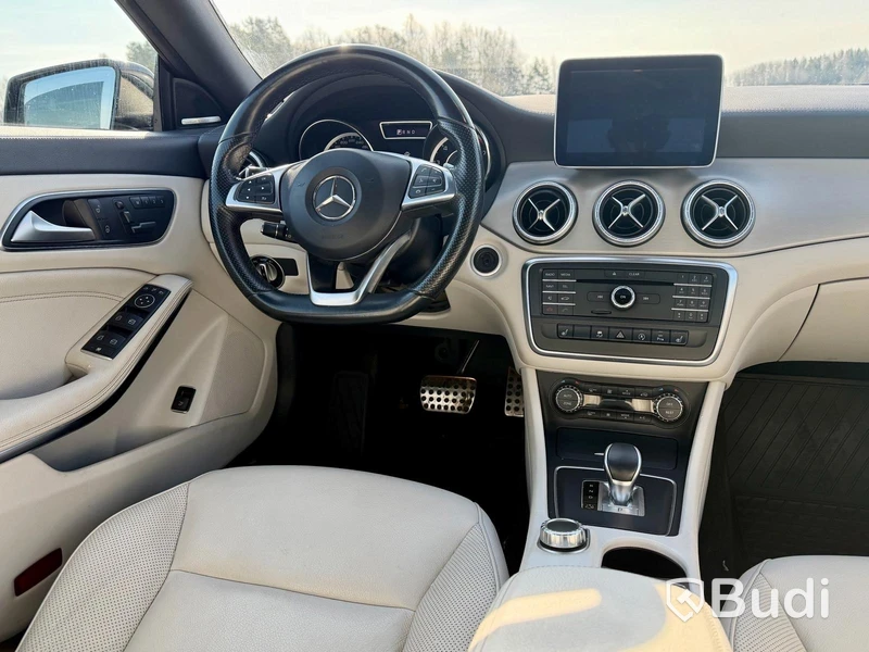Mercedes-Benz CLA 45 AMG 4MATIC -2015 | 10 300 mil