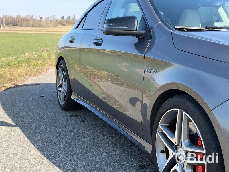Mercedes-Benz CLA 45 AMG 4MATIC -2015 | 10 300 mil