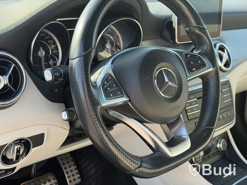 Mercedes-Benz CLA 45 AMG 4MATIC -2015 | 10 300 mil