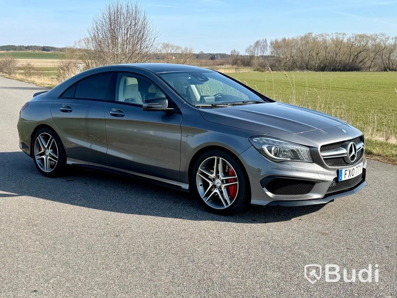 Mercedes-Benz CLA 45 AMG 4MATIC -2015 | 10 300 mil