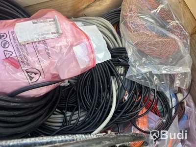 Pall med diverse labb-kabel , termoelement med mera