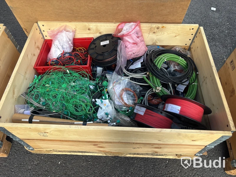 Pall med diverse labb-kabel , termoelement med mera