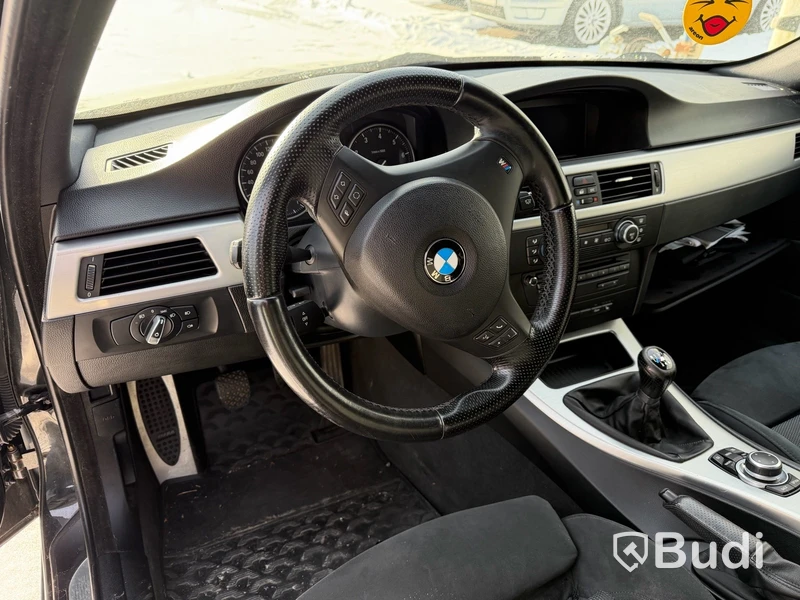 BMW 320i Touring Manuell, 170hk - 2010 - reparations/ reservdelsobjekt