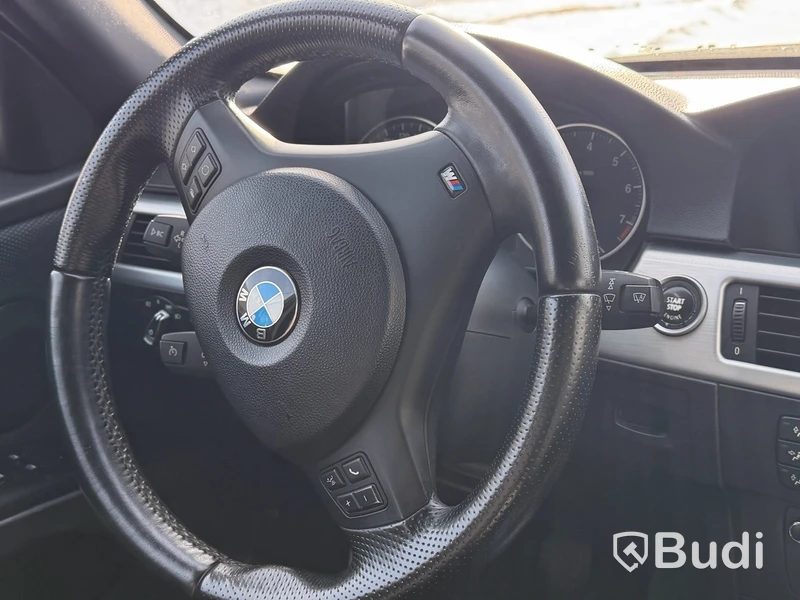 BMW 320i Touring Manuell, 170hk - 2010 - reparations/ reservdelsobjekt