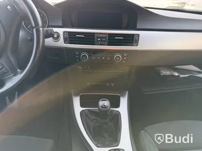 BMW 320i Touring Manuell, 170hk - 2010 - reparations/ reservdelsobjekt