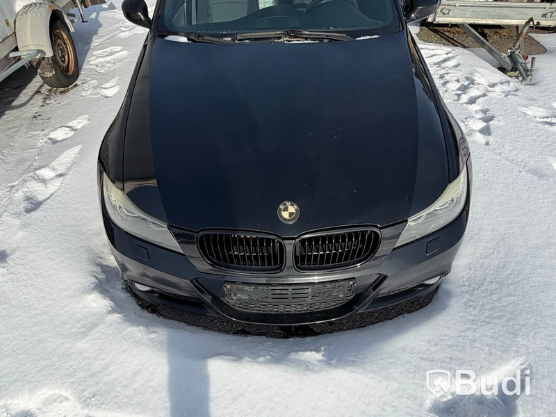 BMW 320i Touring Manuell, 170hk - 2010 - reparations/ reservdelsobjekt