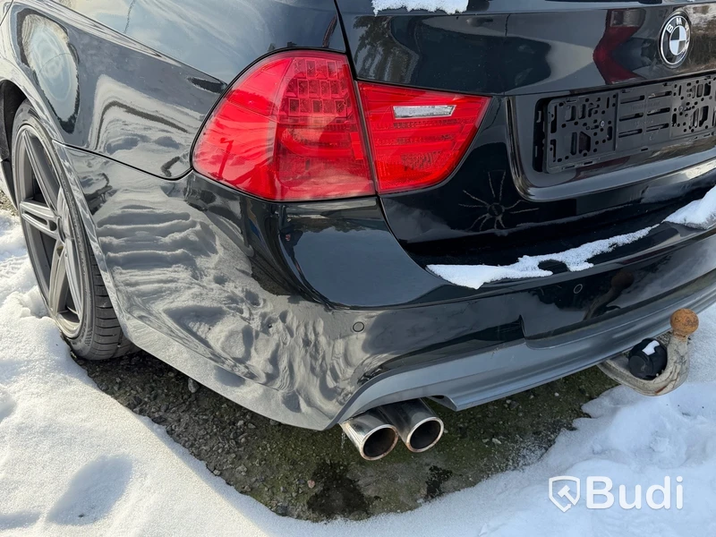 BMW 320i Touring Manuell, 170hk - 2010 - reparations/ reservdelsobjekt