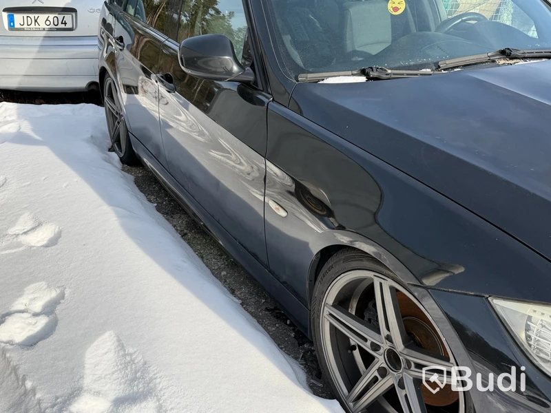 BMW 320i Touring Manuell, 170hk - 2010 - reparations/ reservdelsobjekt