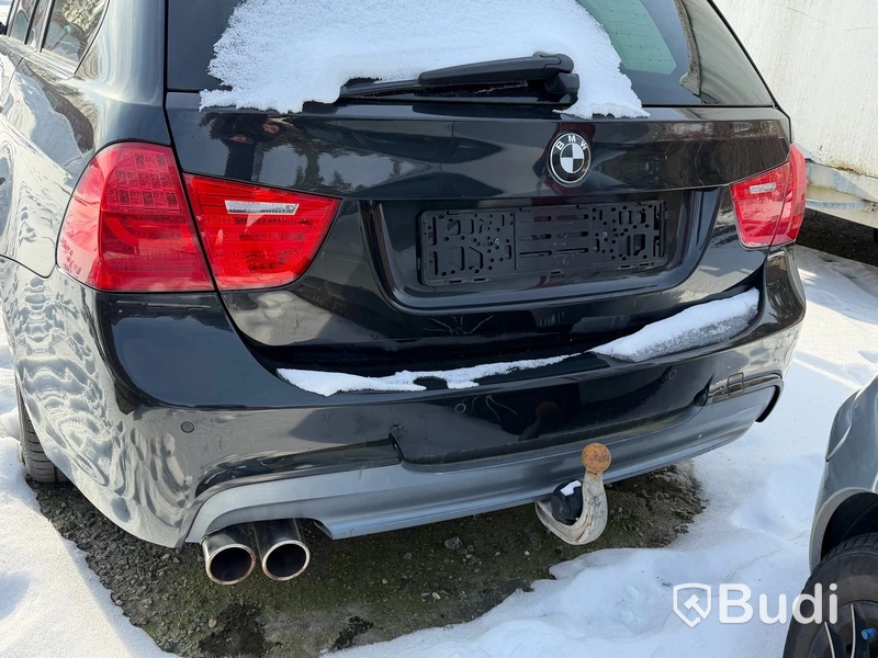 BMW 320i Touring Manuell, 170hk - 2010 - reparations/ reservdelsobjekt