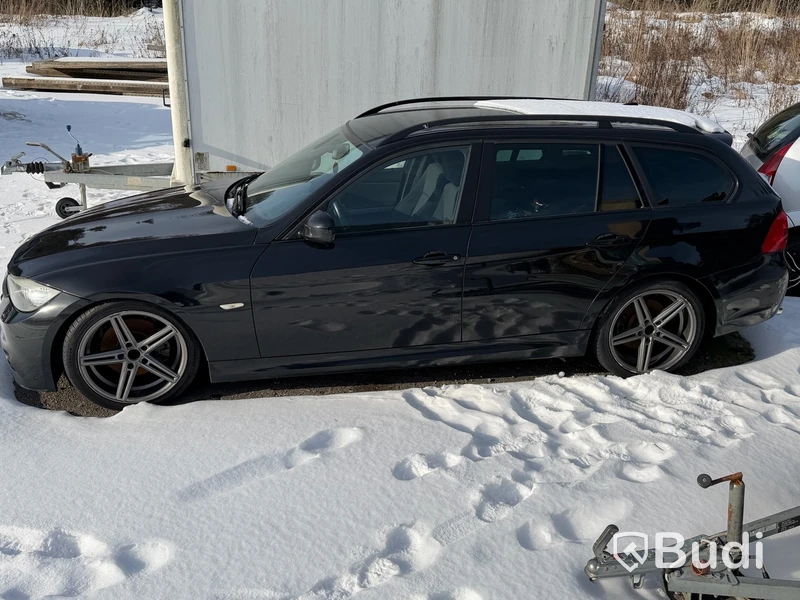 BMW 320i Touring Manuell, 170hk - 2010 - reparations/ reservdelsobjekt