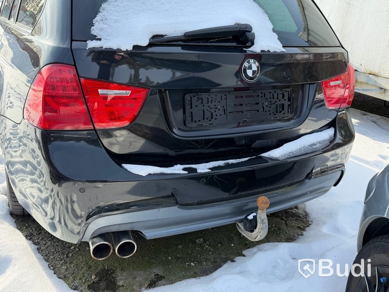 BMW 320i Touring Manuell, 170hk - 2010 - reparations/ reservdelsobjekt