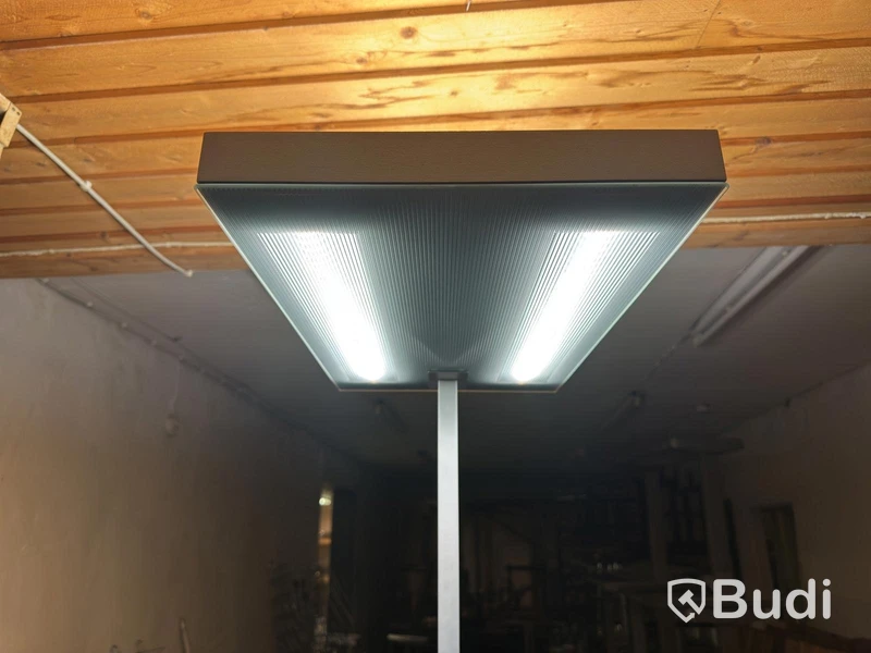 Luxo LED Floor Lamp