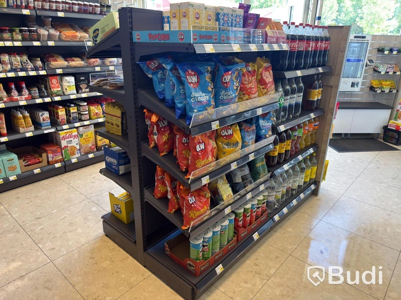 Store fixtures