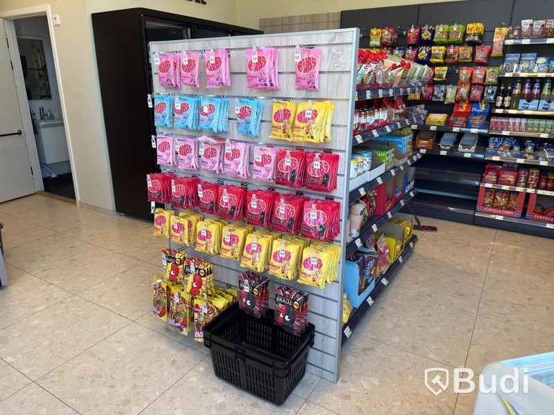 Store fixtures