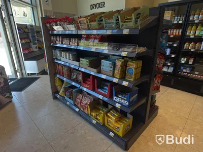 Store fixtures