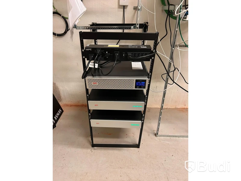 UPS - Schneider APS 3000 VA inkl rack