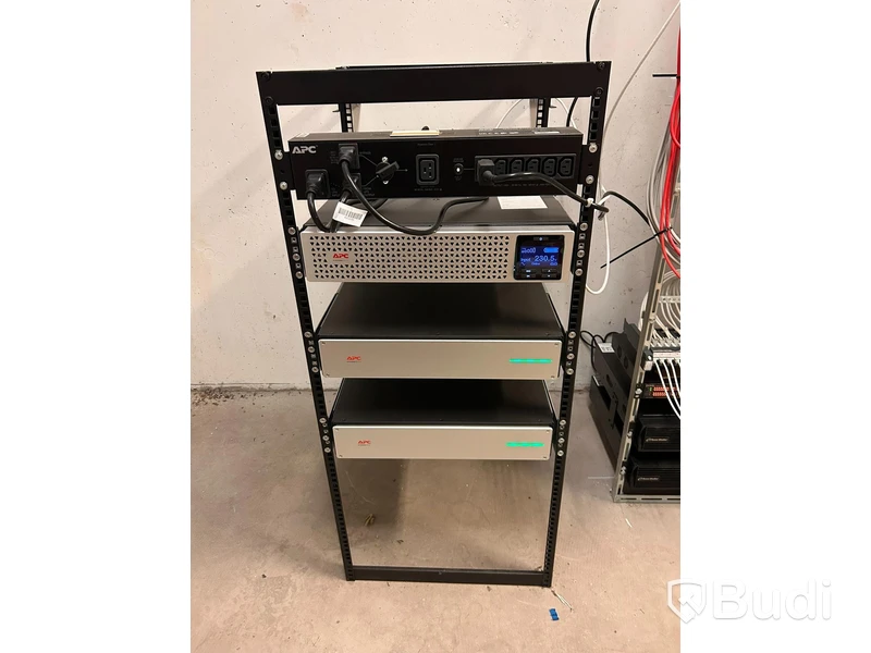 UPS - Schneider APS 3000 VA incl. rack