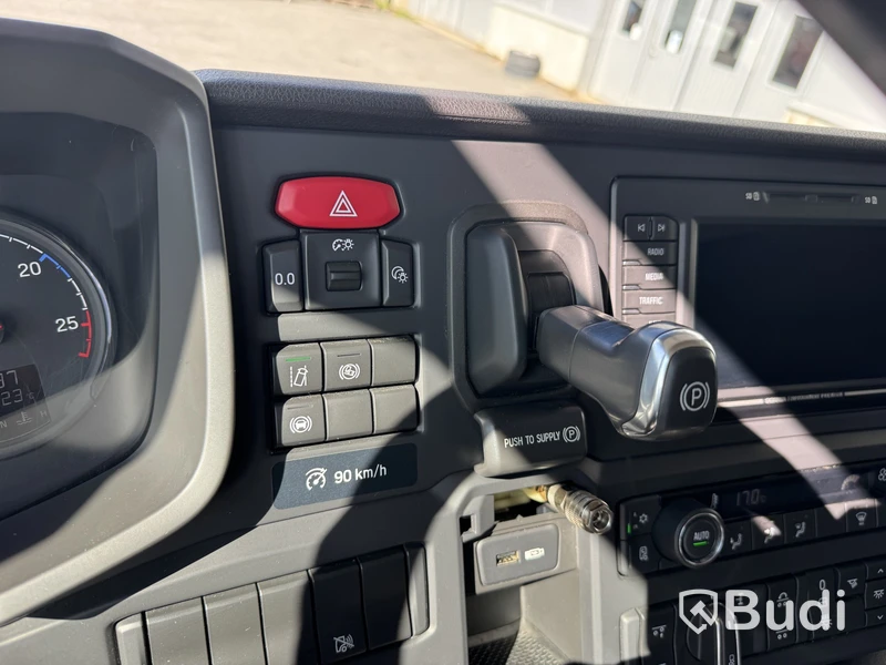 Refrigerated truck Scania P370 6x2-4 12.7 -2021 | Carrier | Height-adjustable