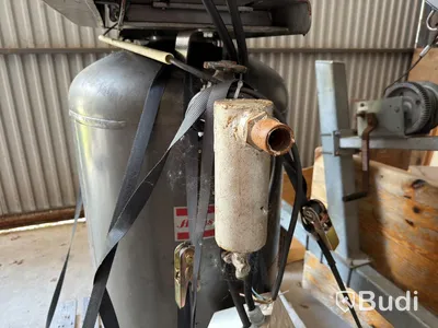 Atlas Copco industrikompressor på trycktank