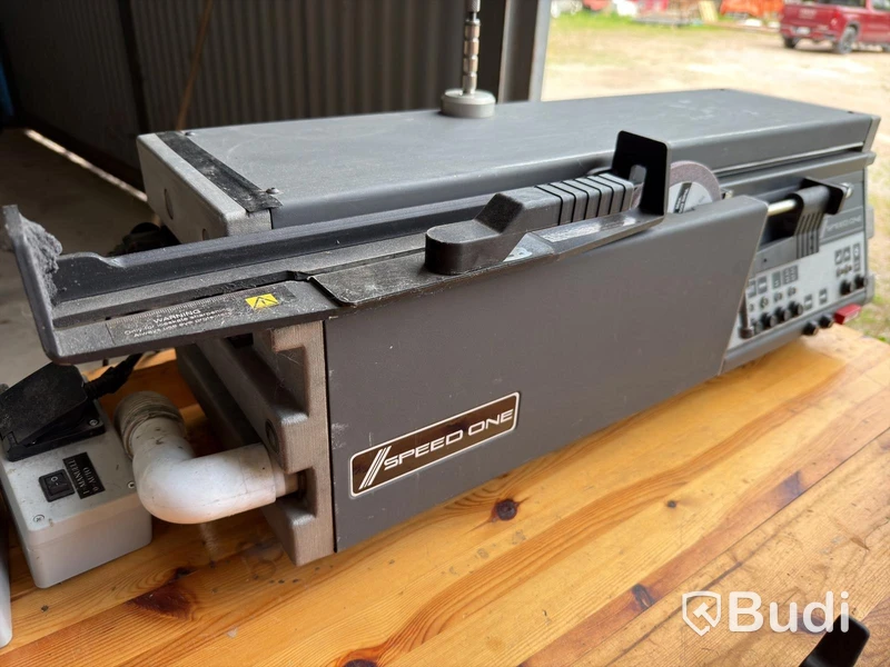 Skate sharpening machine CAG One/Speed One, with workbench and vacuum extractor