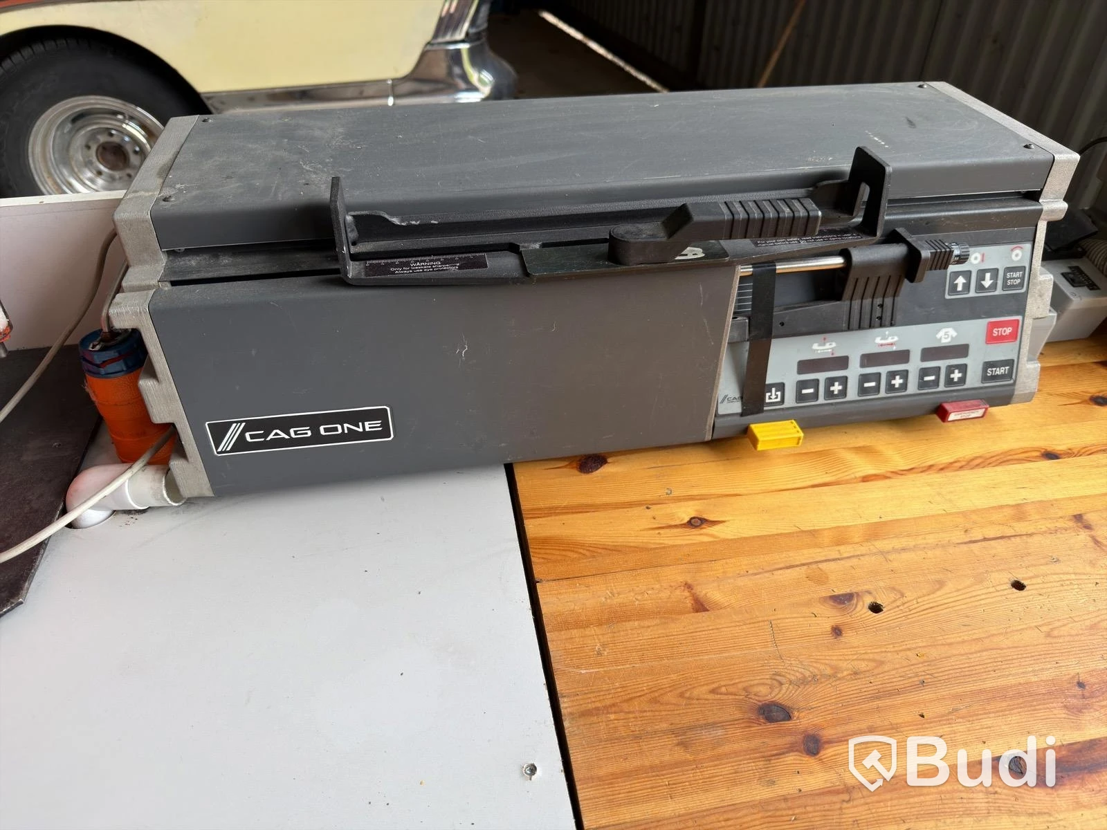 Skate sharpening machine CAG One/Speed One, with workbench and vacuum extractor