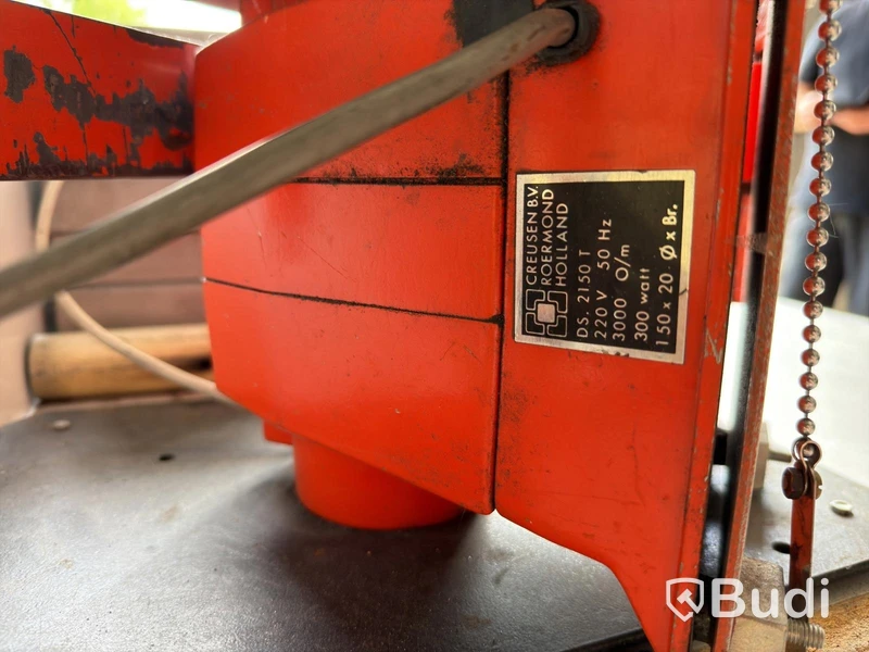 Skate sharpening machine CAG One/Speed One, with workbench and vacuum extractor